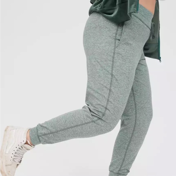 NWT Aerie Offline The Hugger OMW Jogger - Picture 6 of 16
